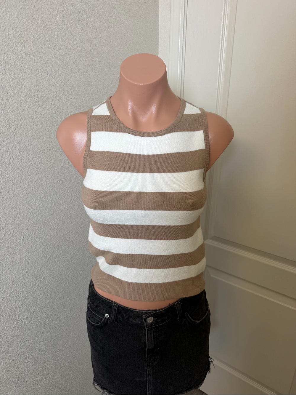 Major Label Group Striped Knit Tank Top in Cream and Tan Sz S